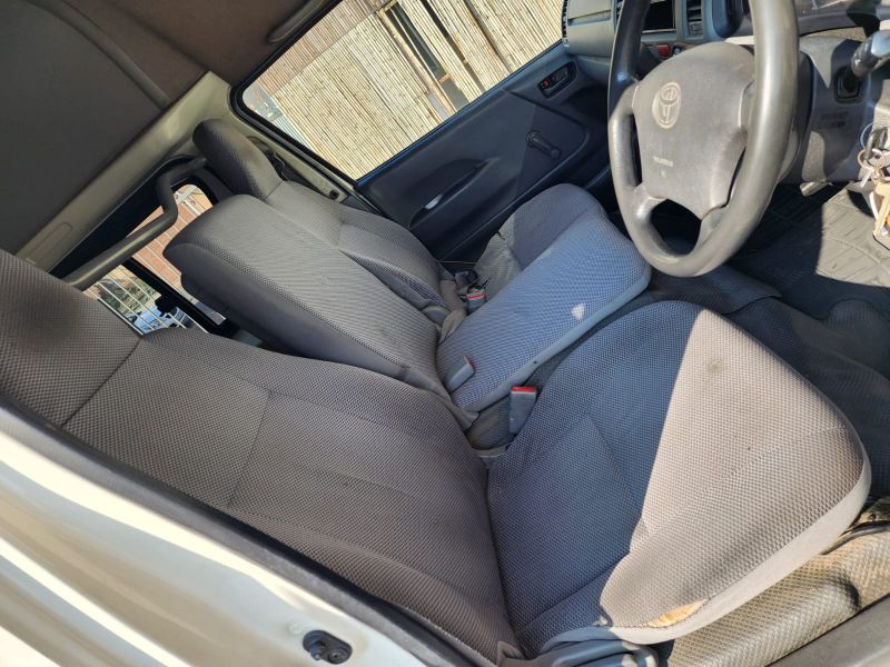  30525  TOYOTA HIACE  2005  