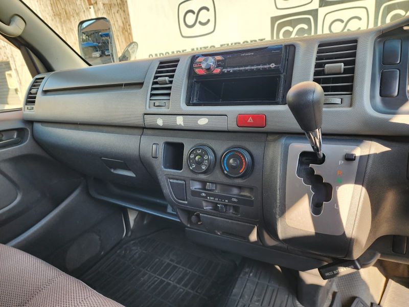  30525  TOYOTA HIACE  2005  