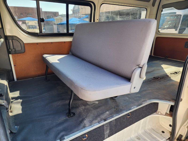  30525  TOYOTA HIACE  2005  