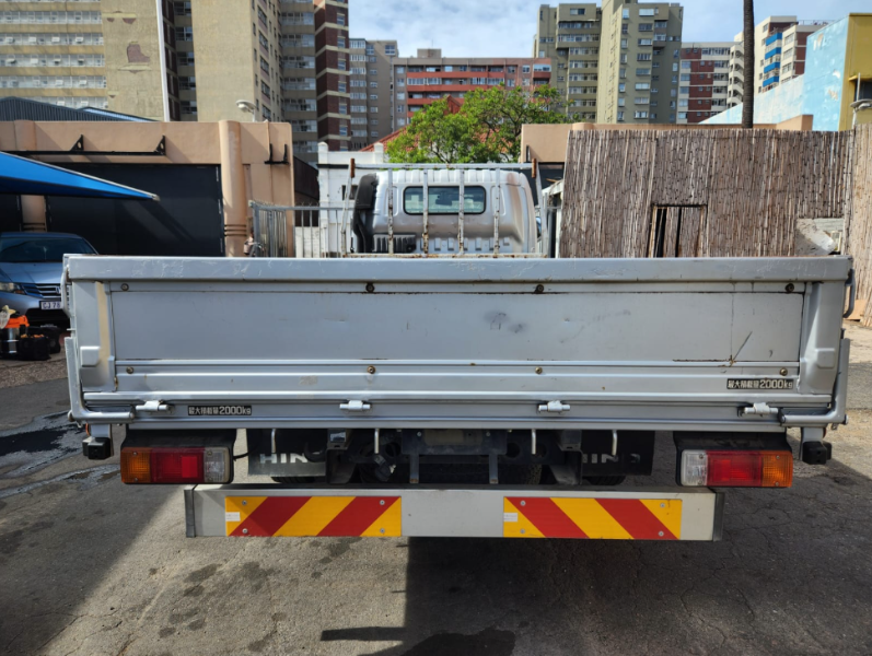  30527  HINO DUTRO  2005  
