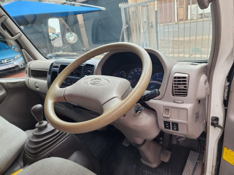  30529  TOYOTA DYNA  1999  