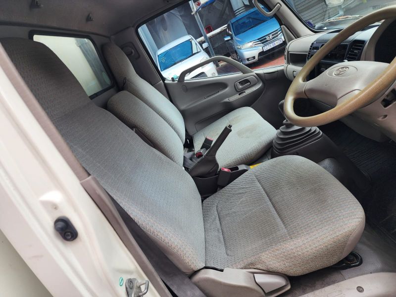  30529  TOYOTA DYNA  1999  