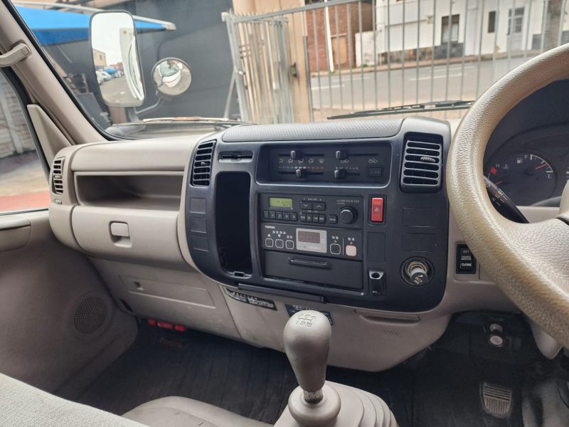  30529  TOYOTA DYNA  1999  