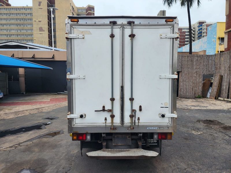  30529  TOYOTA DYNA  1999  