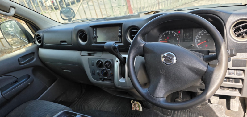  30533  NISSAN CARAVAN  2017  