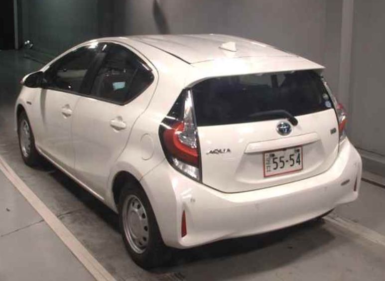  30539  TOYOTA AQUA  2018  