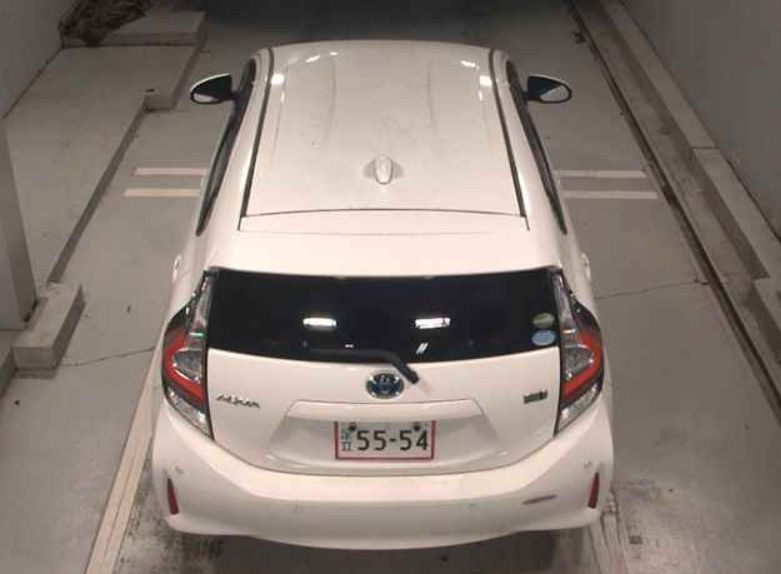  30539  TOYOTA AQUA  2018  