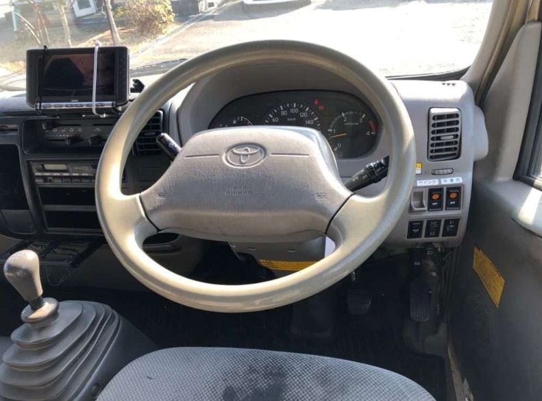  30549  TOYOTA DYNA  2010  