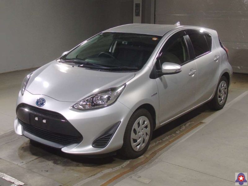  30557  TOYOTA AQUA  2017 