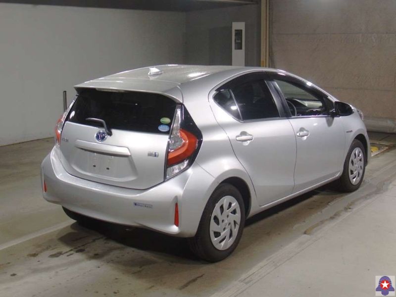  30557  TOYOTA AQUA  2017  