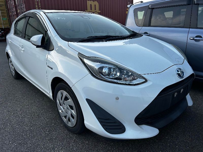  30558  TOYOTA AQUA  2018  