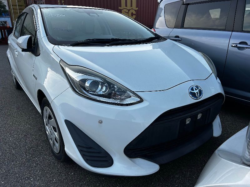  30558  TOYOTA AQUA  2018 