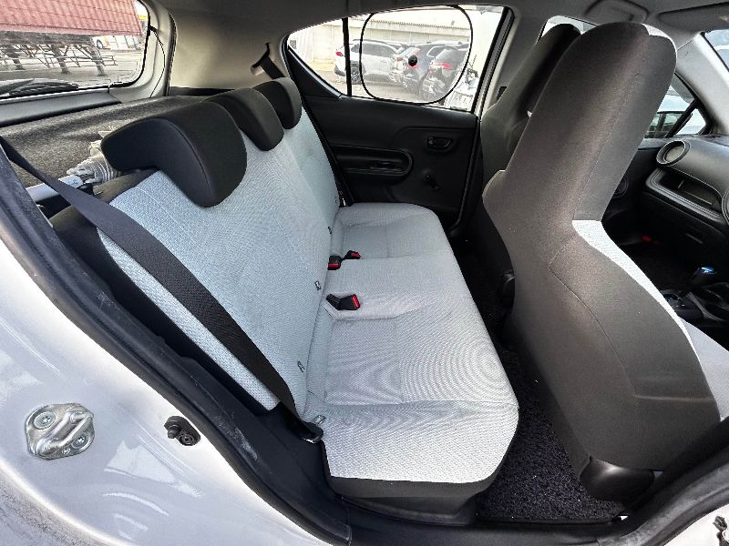  30558  TOYOTA AQUA  2018  