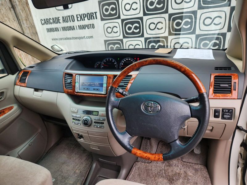  30561  TOYOTA NOAH  2006  