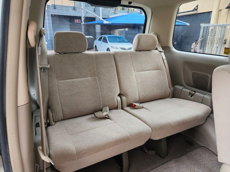  30561  TOYOTA NOAH  2006  