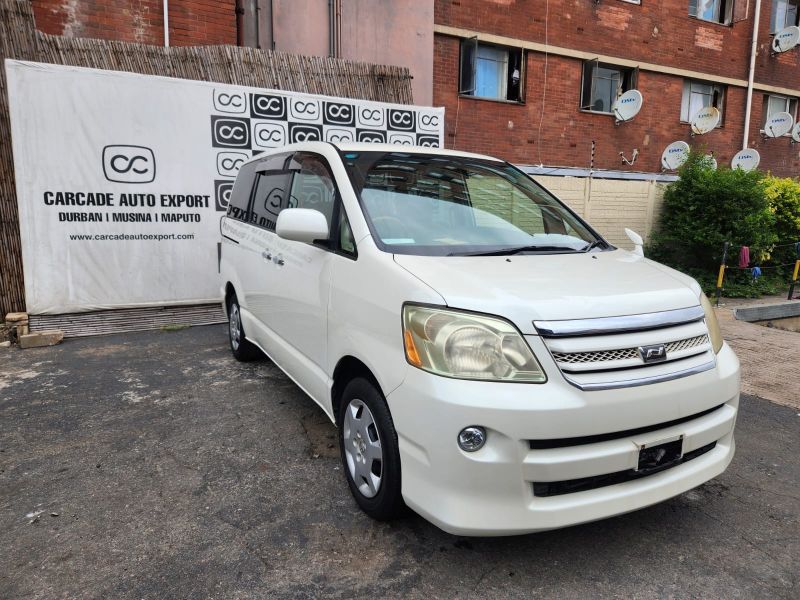  30561  TOYOTA NOAH  2006  