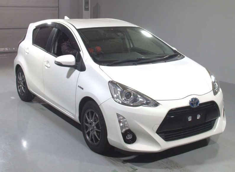  30564  TOYOTA AQUA  2017  