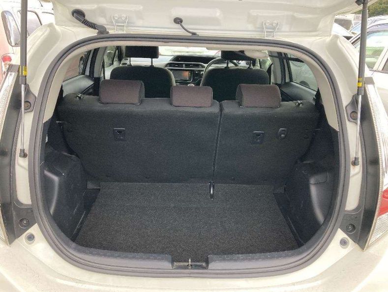  30564  TOYOTA AQUA  2017  