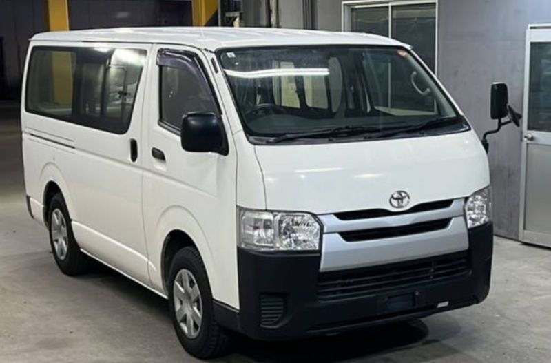  30572  TOYOTA HIACE  2017  