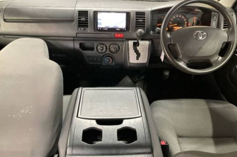  30572  TOYOTA HIACE  2017  