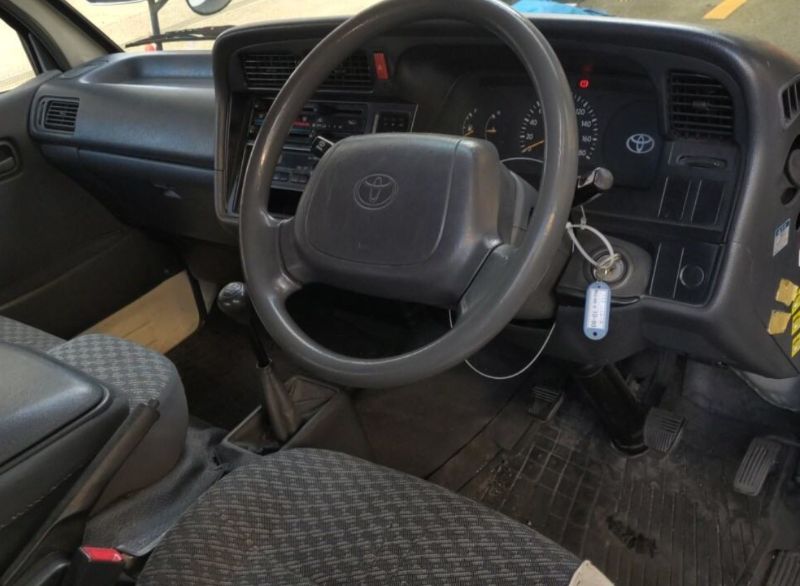  30583  TOYOTA HIACE  2002  