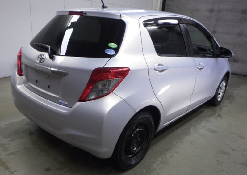  30587  TOYOTA VITZ  2013  