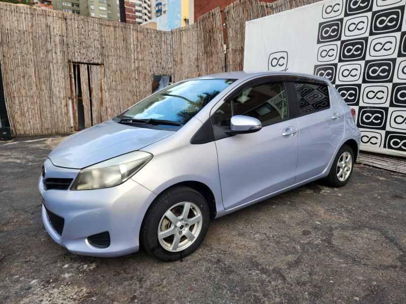  30587  TOYOTA VITZ  2013 