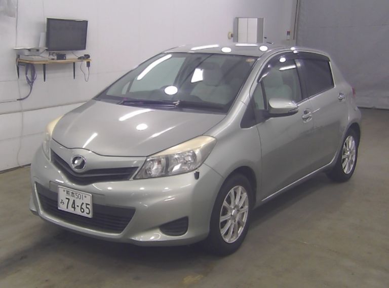  30588  TOYOTA VITZ  2012 