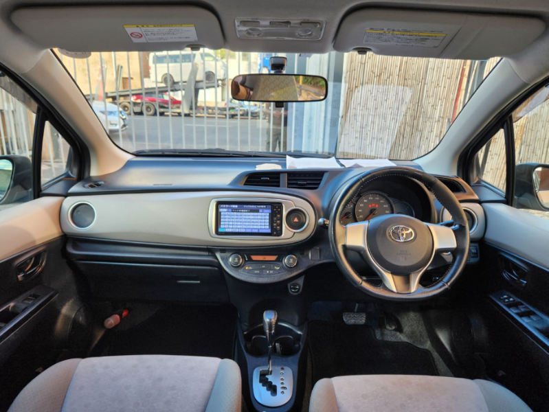  30588  TOYOTA VITZ  2012  