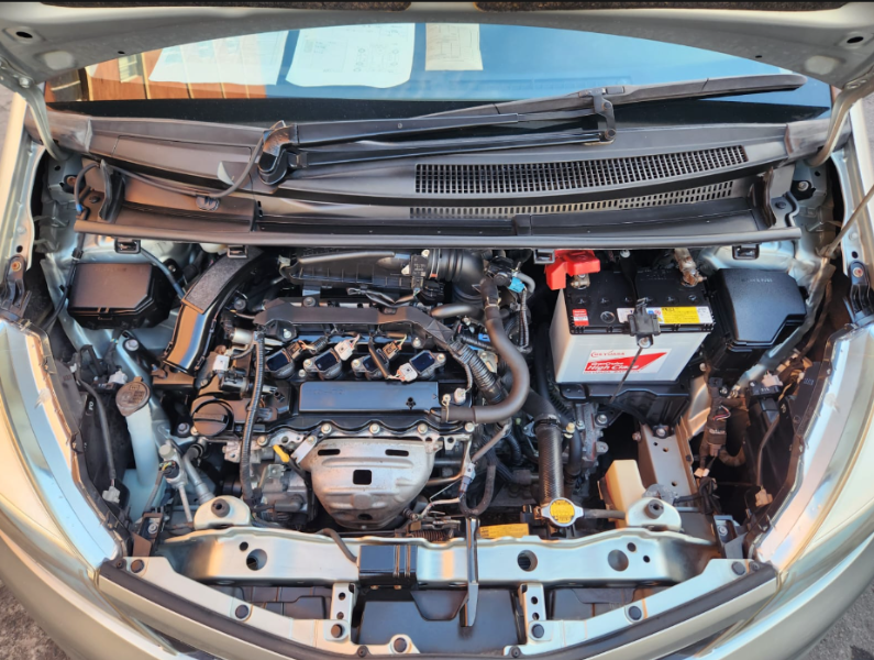  30588  TOYOTA VITZ  2012  
