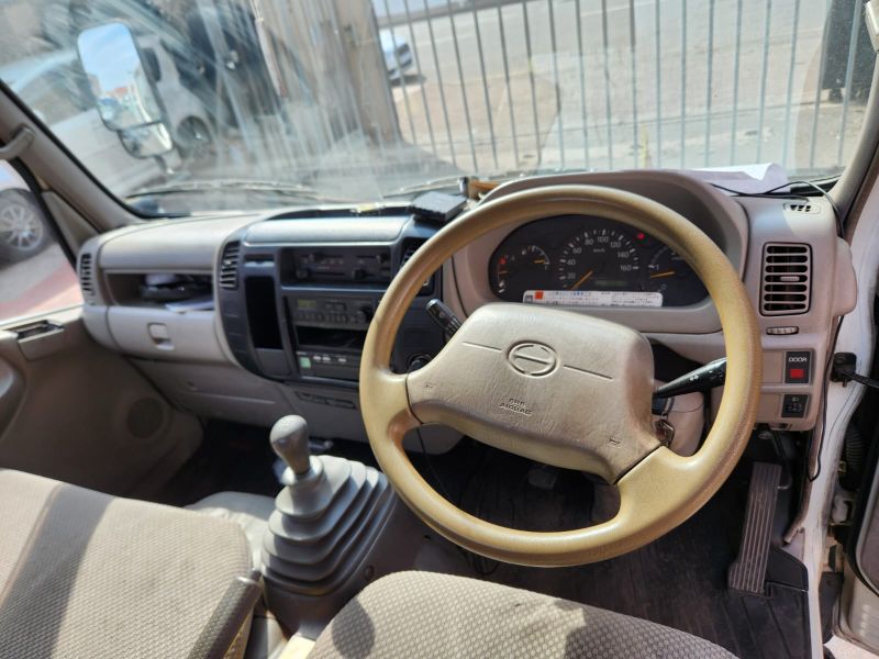  30608  HINO DUTRO  2006  