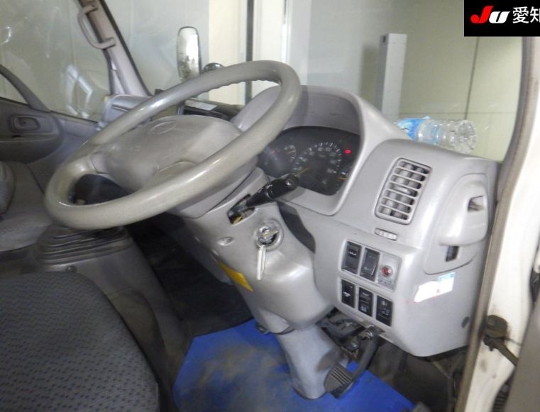  30609  HINO DUTRO  2006  