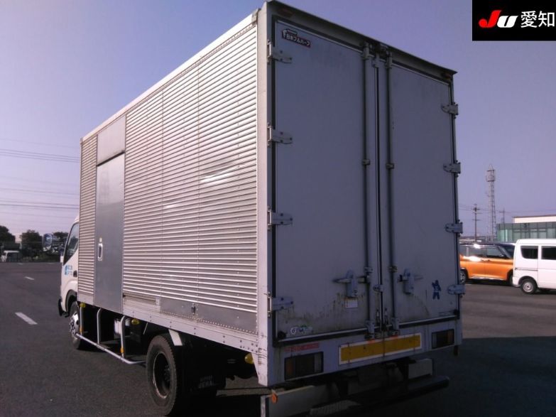  30610  HINO DUTRO  2006  