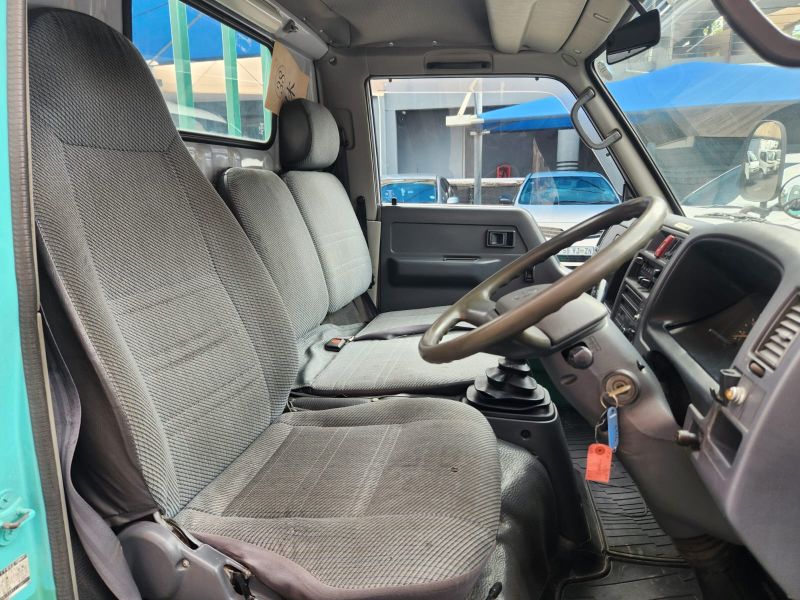  30612  HINO DUTRO TRUCK  1998  