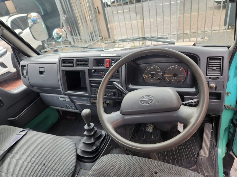  30612  HINO DUTRO TRUCK  1998  