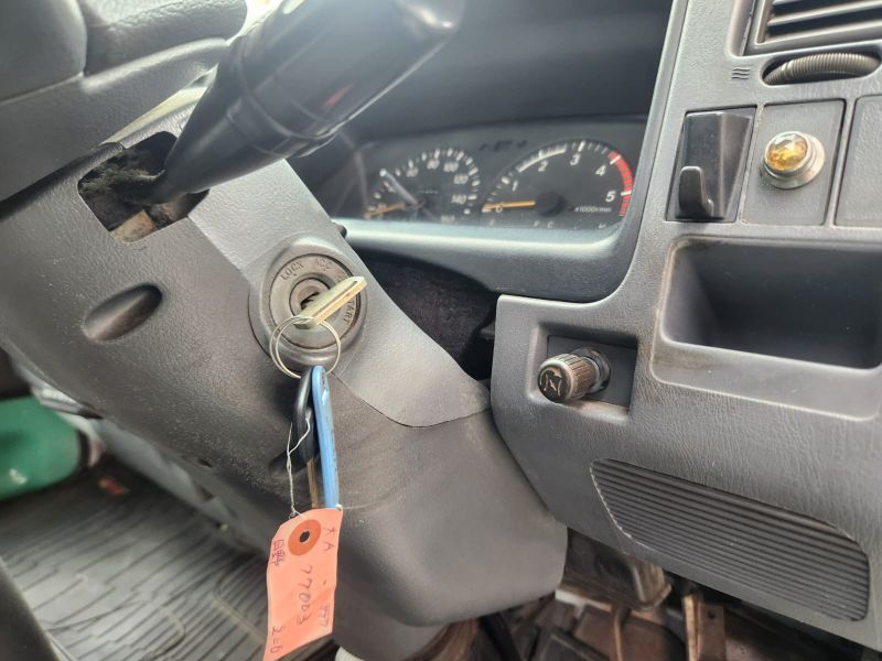  30612  HINO DUTRO TRUCK  1998  