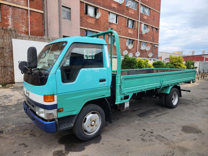  30519 TOYOTA DYNA  2004  