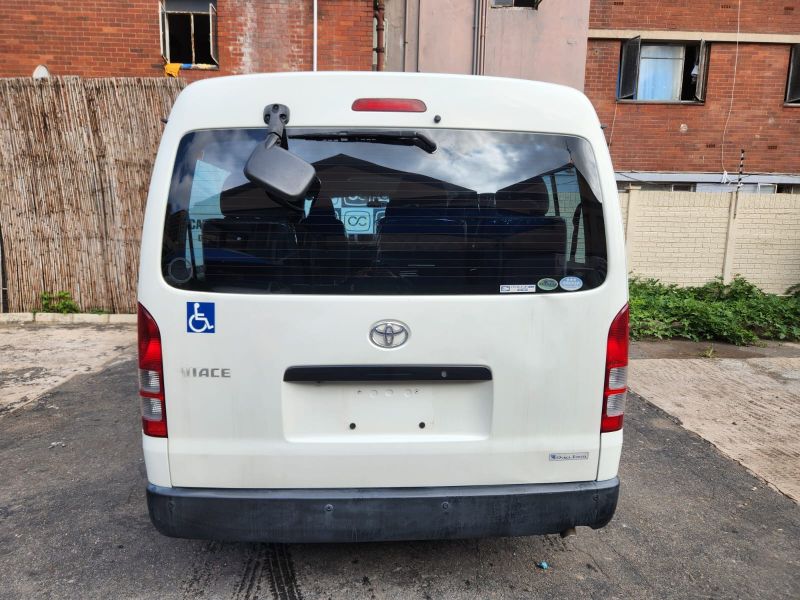  30616  TOYOTA HIACE  2011  