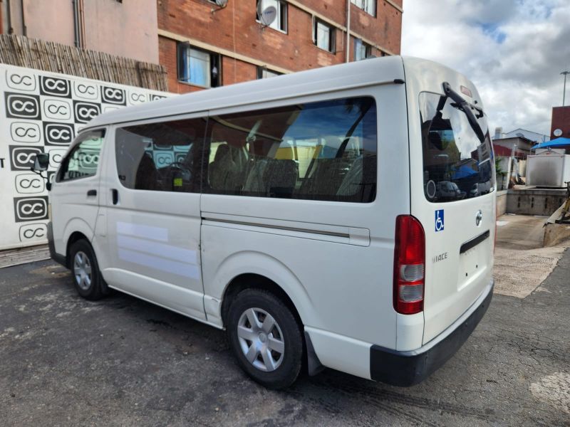  30616  TOYOTA HIACE  2011  