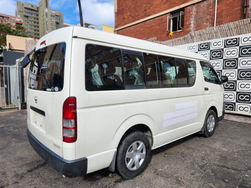  30616  TOYOTA HIACE  2011  
