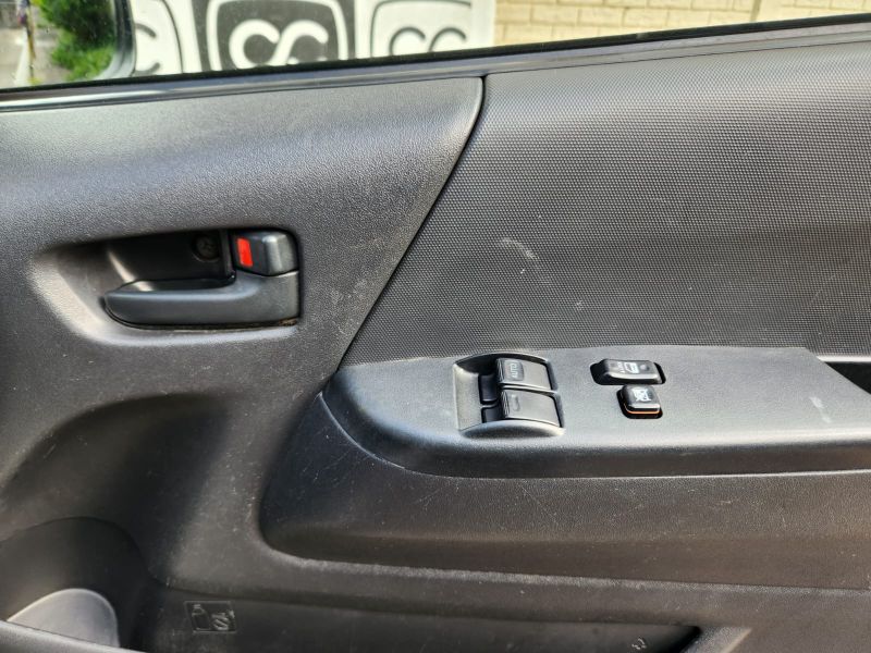  30616  TOYOTA HIACE  2011  