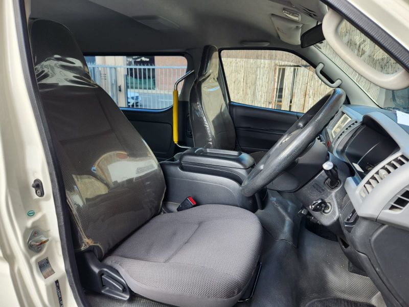  30616  TOYOTA HIACE  2011  