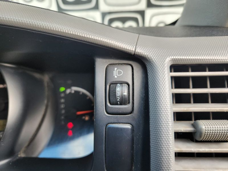  30616  TOYOTA HIACE  2011  