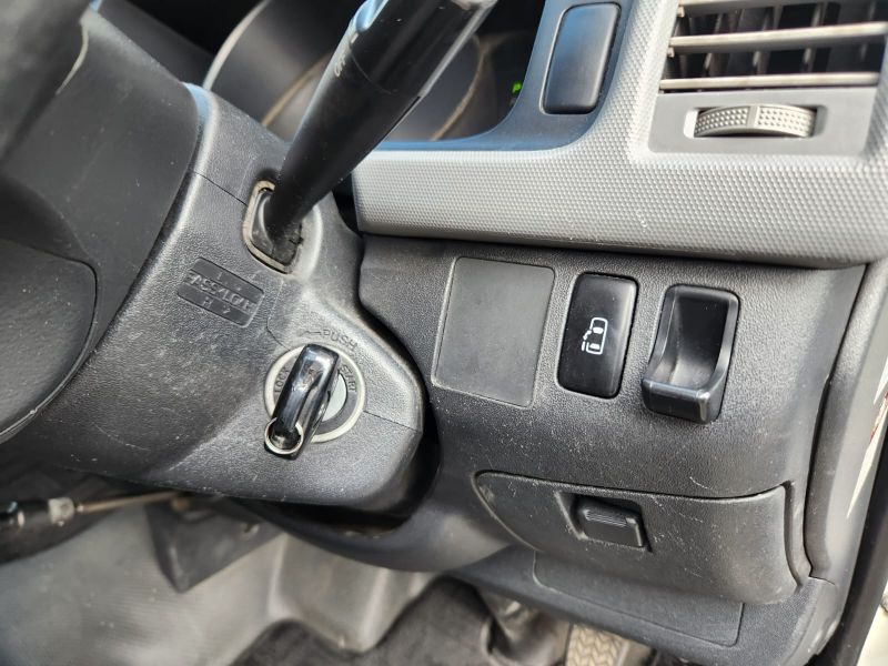  30616  TOYOTA HIACE  2011  