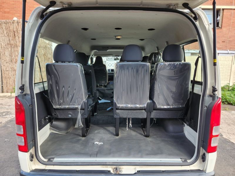  30616  TOYOTA HIACE  2011  