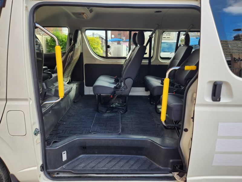  30616  TOYOTA HIACE  2011  