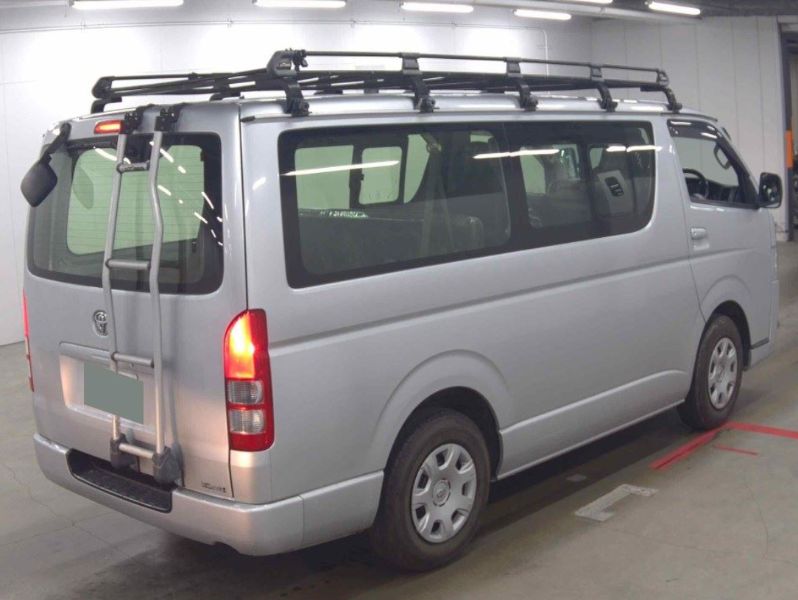  30625  TOYOTA HIACE  2017  