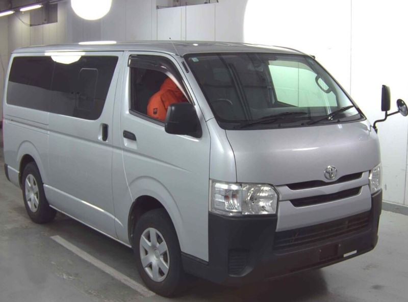  30626  TOYOTA HIACE  2016  