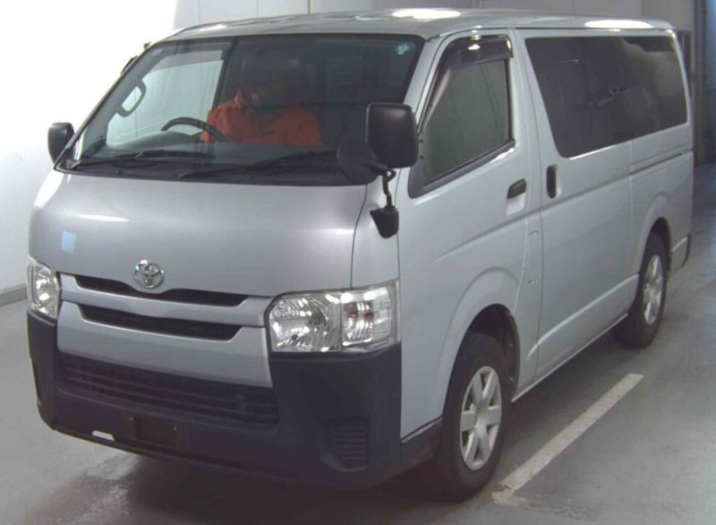  30626  TOYOTA HIACE  2016 