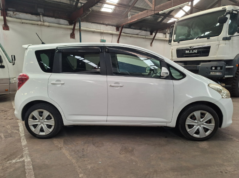  30628  TOYOTA RACTIS  2009  